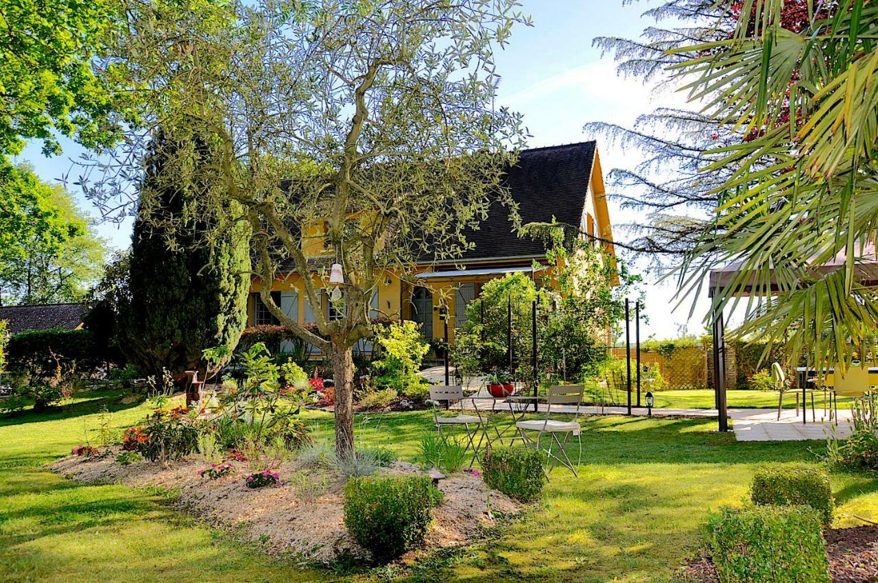Au Jardin De Lisa Bed & Breakfast Cherreau ภายนอก รูปภาพ