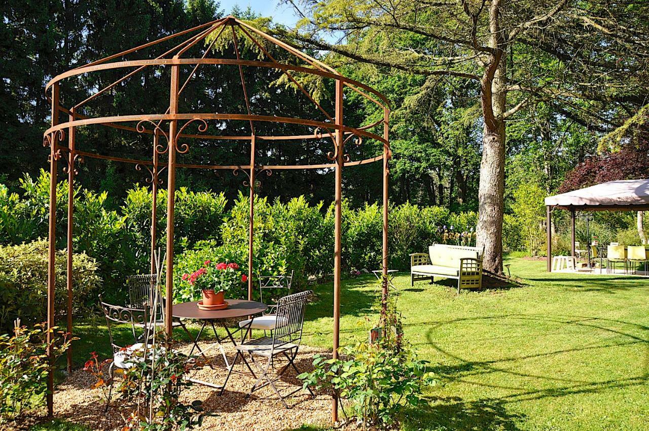 Au Jardin De Lisa Bed & Breakfast Cherreau ภายนอก รูปภาพ