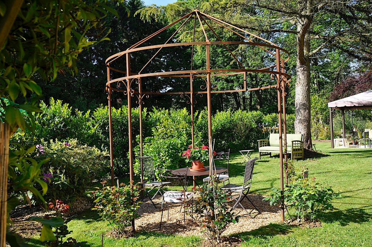Au Jardin De Lisa Bed & Breakfast Cherreau ภายนอก รูปภาพ