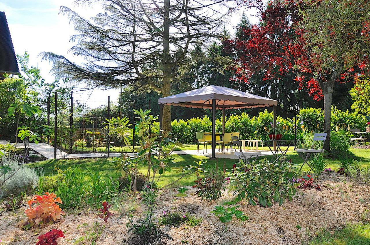 Au Jardin De Lisa Bed & Breakfast Cherreau ภายนอก รูปภาพ