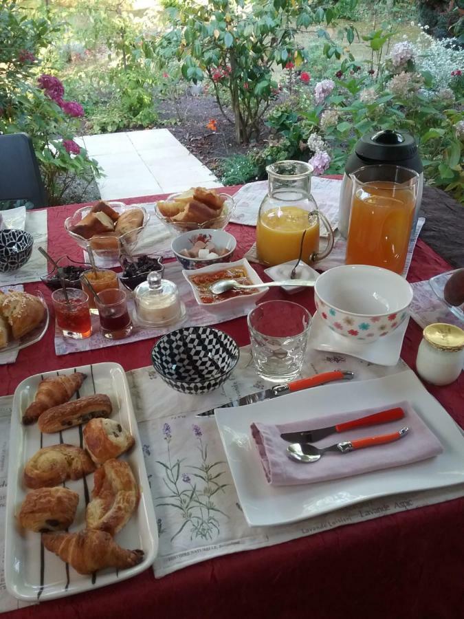 Au Jardin De Lisa Bed & Breakfast Cherreau ภายนอก รูปภาพ